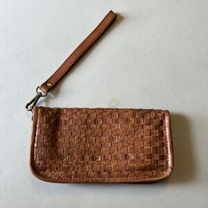 Platania Tan Woven Clutch
